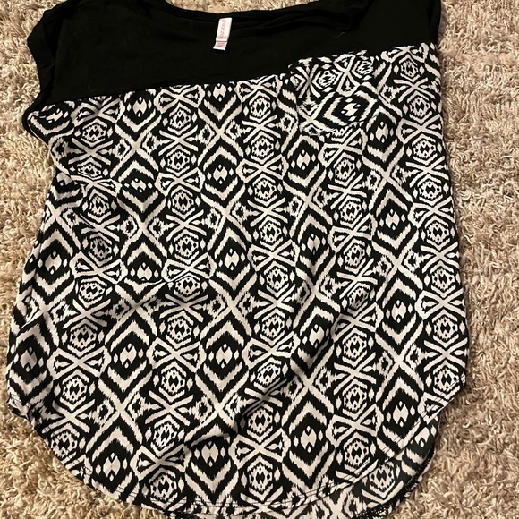 Xhilaration Tops - Date night?